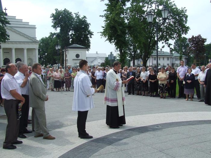 Uroczystość oddania do użytku placu po rewitalizacji
