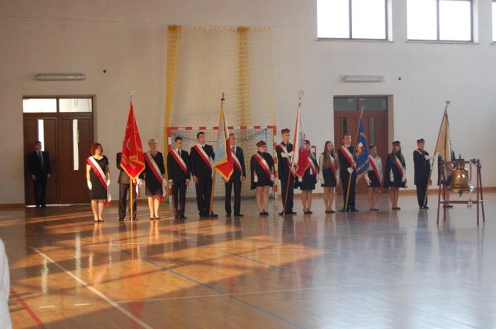 Jubileusz 40-lecia oddania do użytku gmachu szkoły oraz 40. rocznicę nadania Szkole Podstawowej imienia gen. Franciszka Kleeberga
