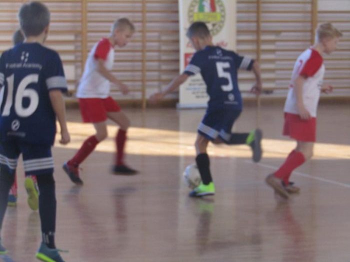 Piłkarskie zmagania 11-latków w Kocku
