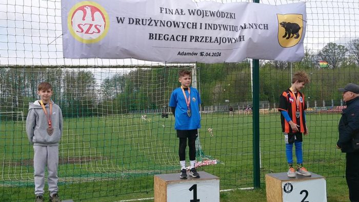 Bartłomiej Latek uczeń Szkoły Podstawowej w Kocku w gronie najlepszych biegaczy województwa lubelskiego